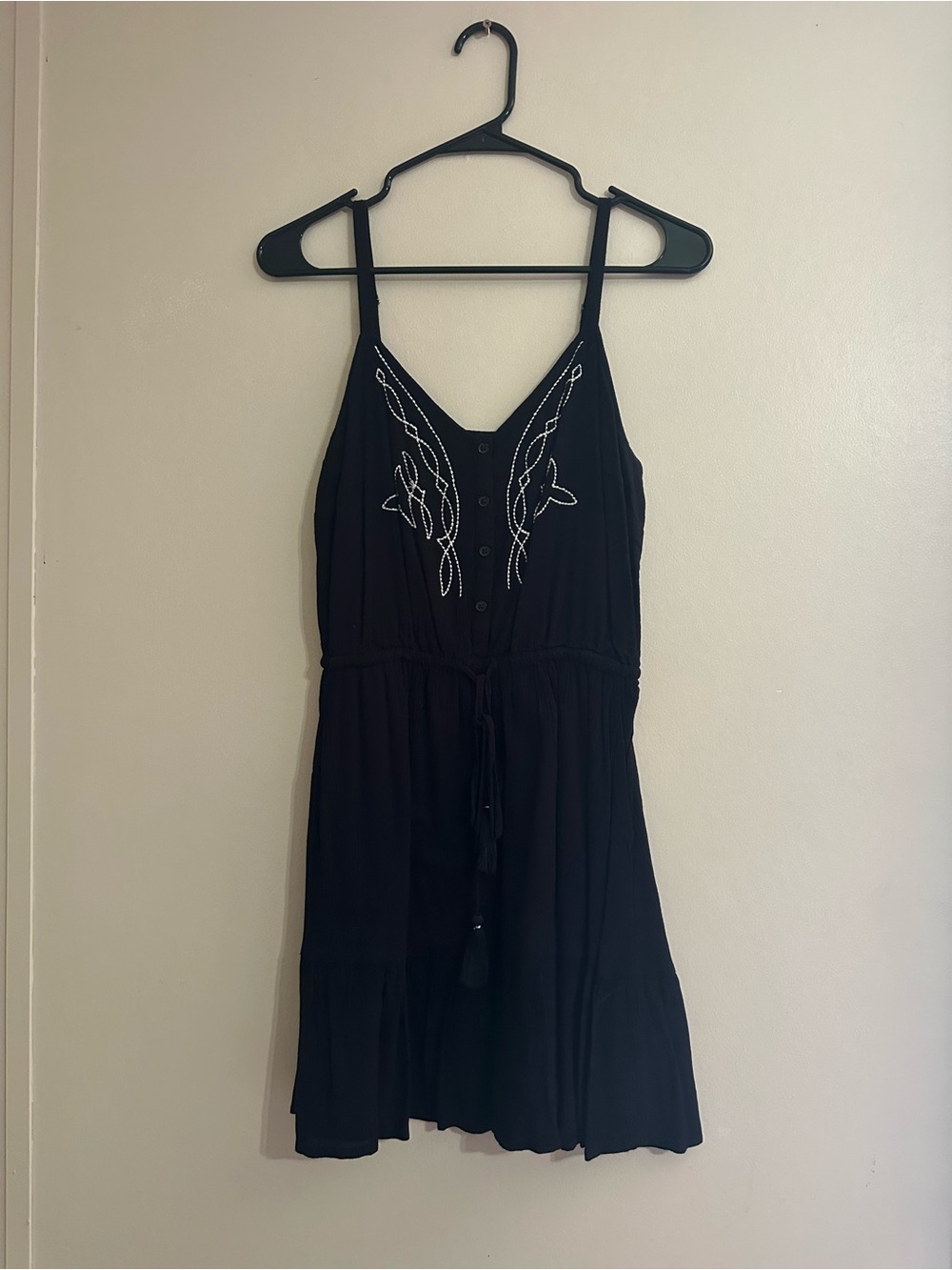 Idyllwind Black Top with White Embroidery
